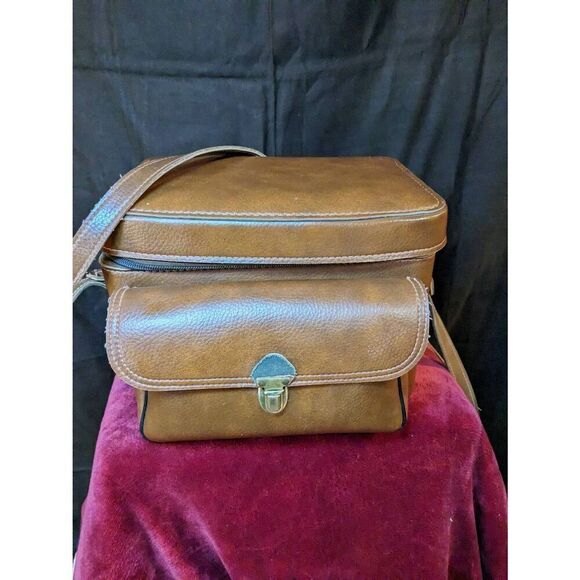 Vintage made in America leather camera bag. In good condition - Picture 2 of 8